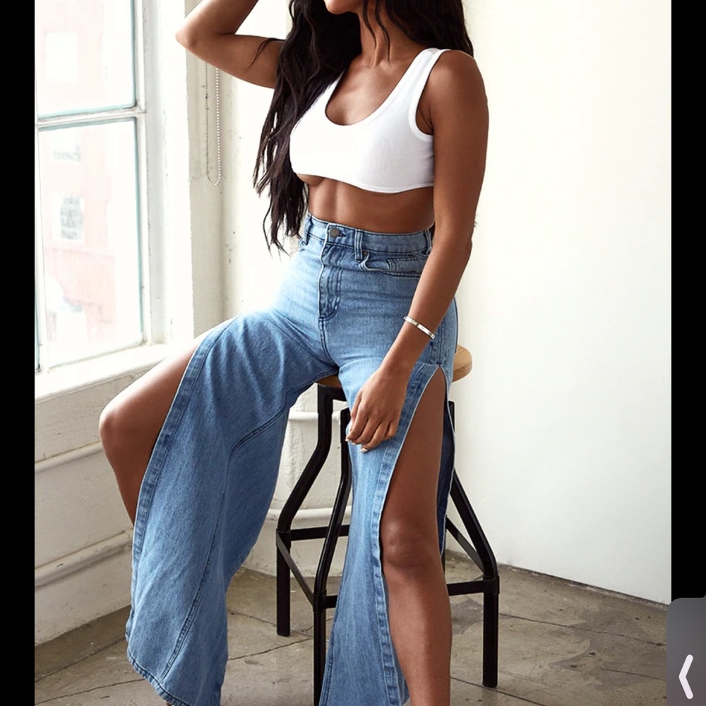 Pretty Little Thing Shape Vintage Wash Extreme Split Detail Jeans
